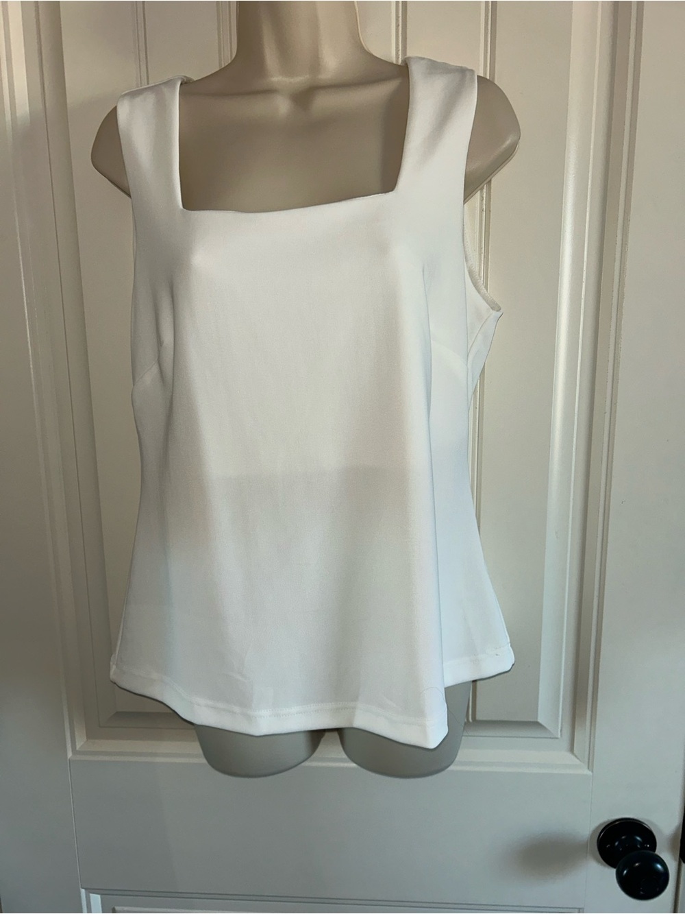 NEW Boston Proper White Square-Neck Sleeveless Tank Darted Bust Sz M